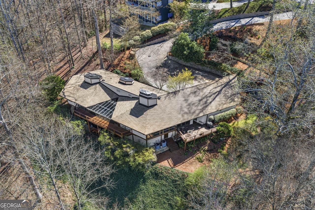 130 Huntcliff Point - Photo 1