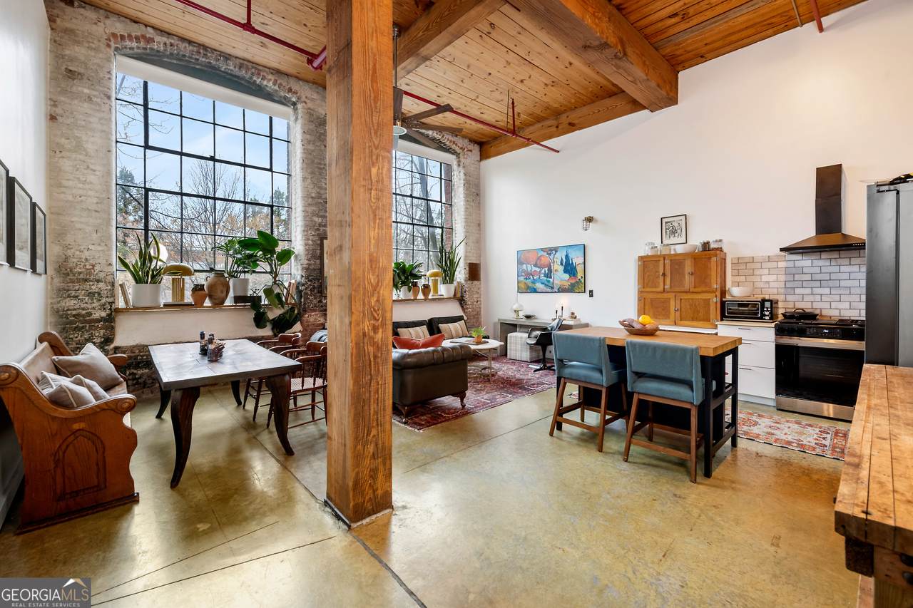 170 Boulevard - Photo 1