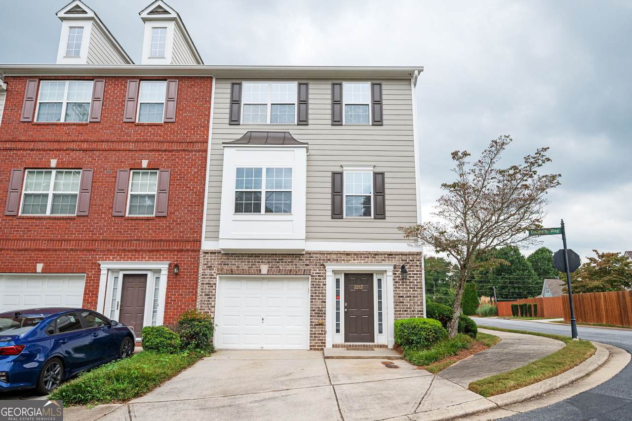 2213 Leicester Way - Photo 1