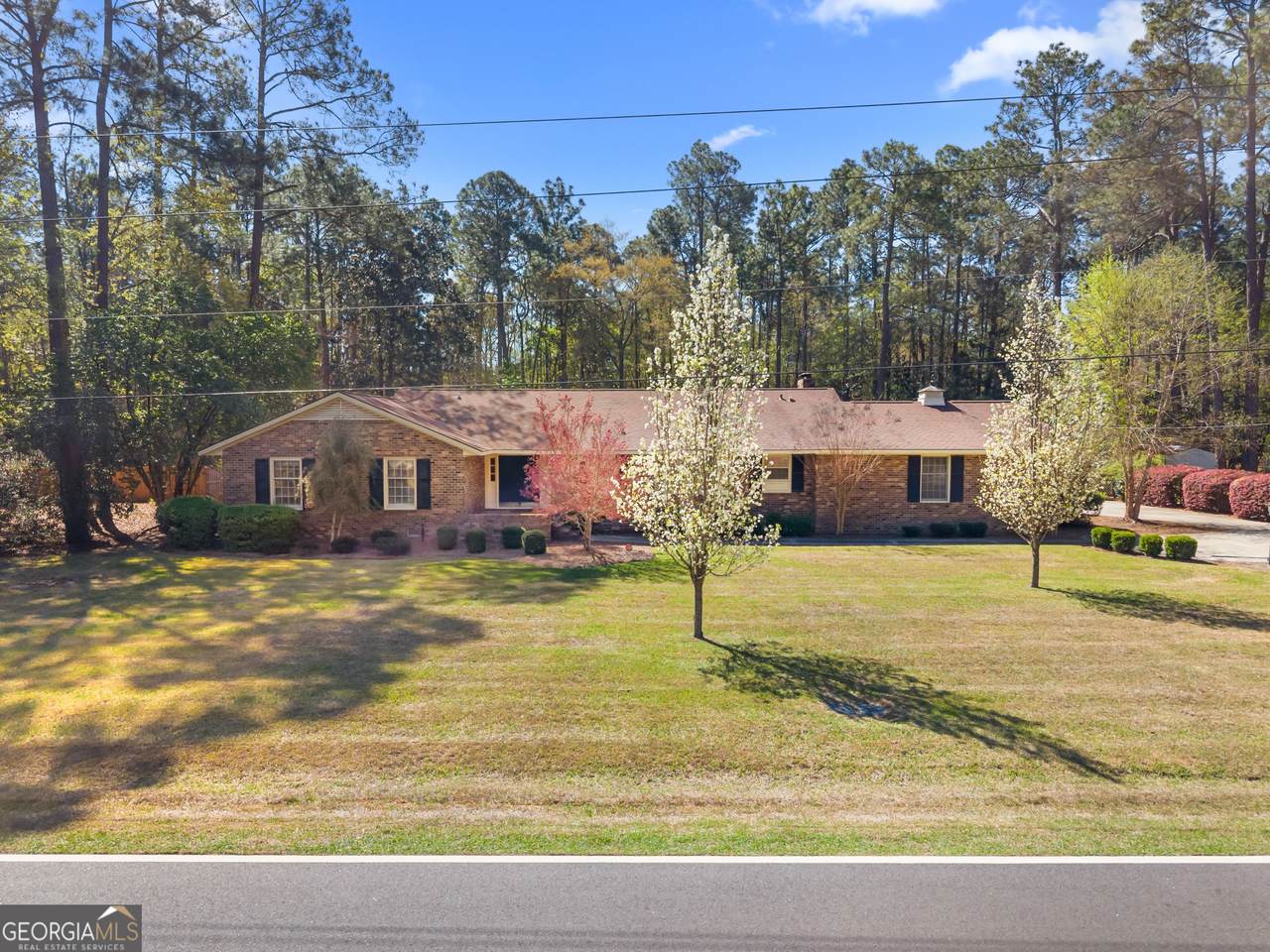 102 Windsor Way - Photo 1
