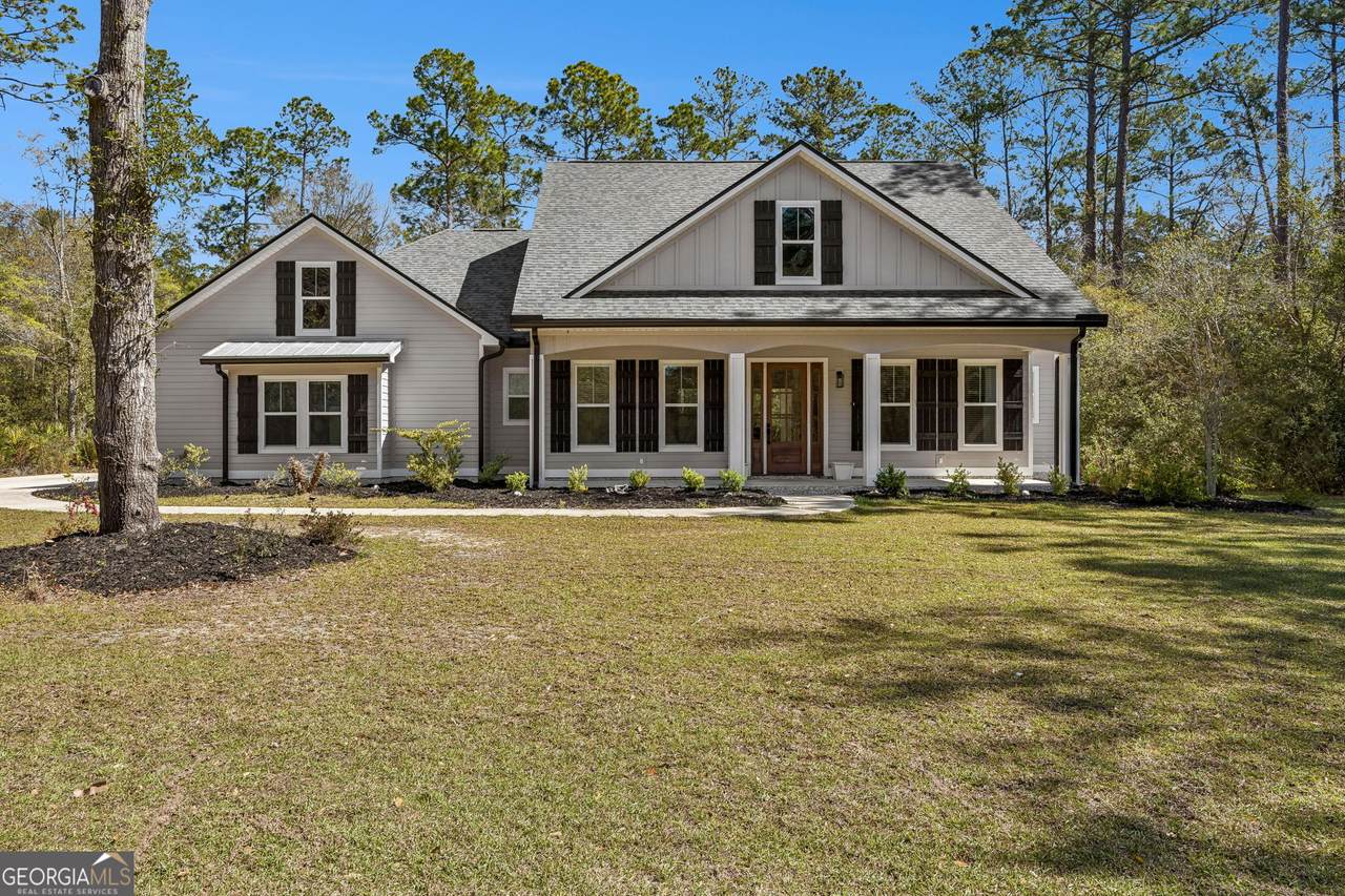 105 Sunset Drive - Photo 1