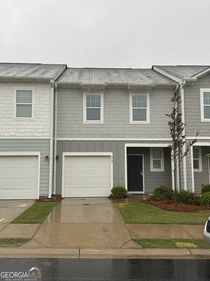 310 Penn Station Way - Photo 1