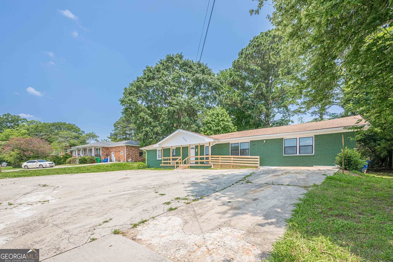 4806 Rockbridge Road - Photo 1