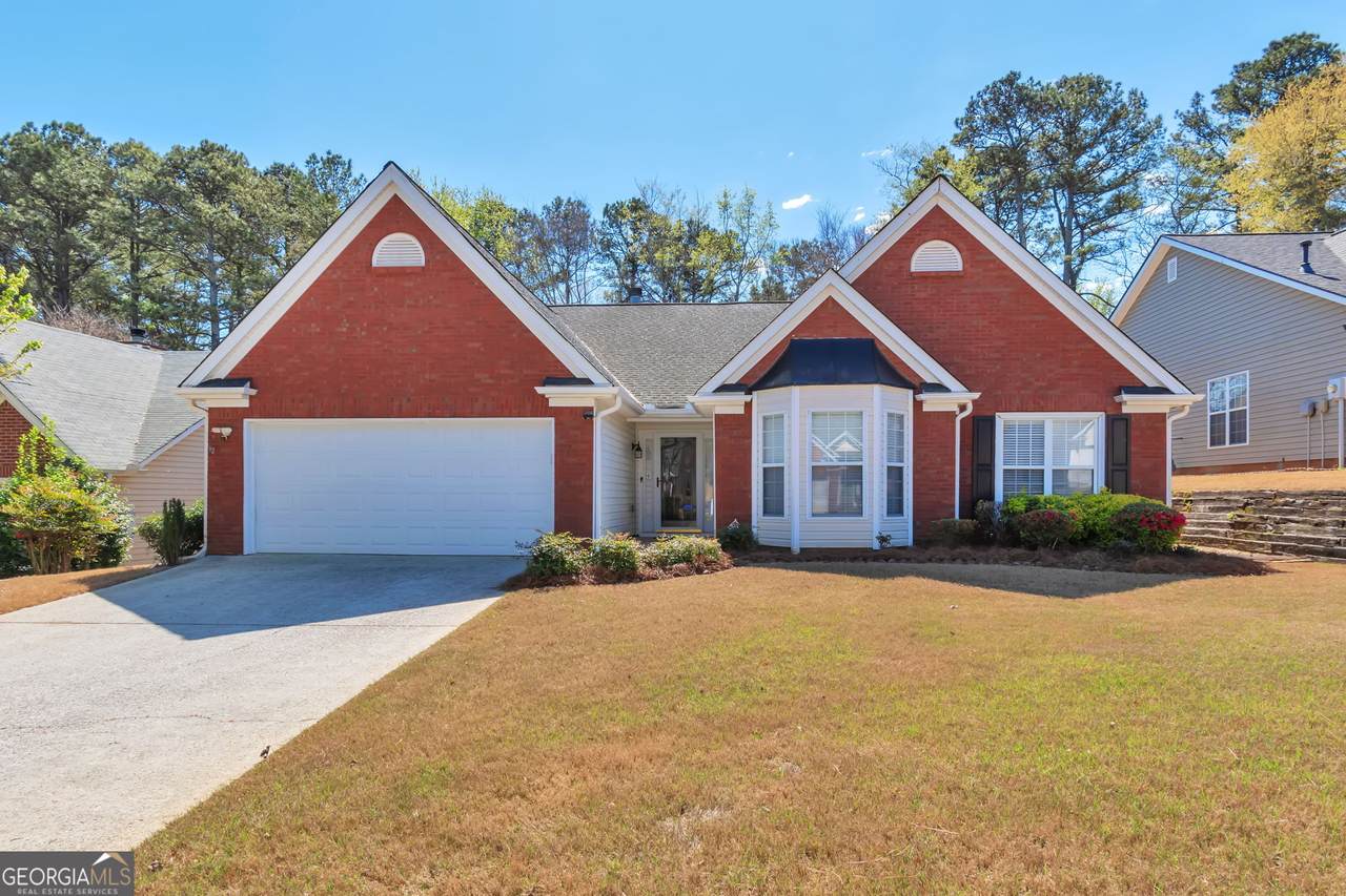 466 Suwanee East Drive - Photo 1