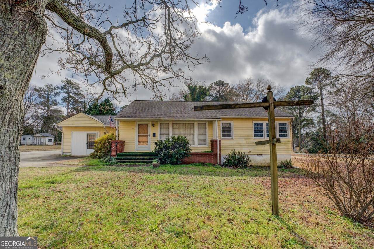 908 Nelson Street - Photo 1