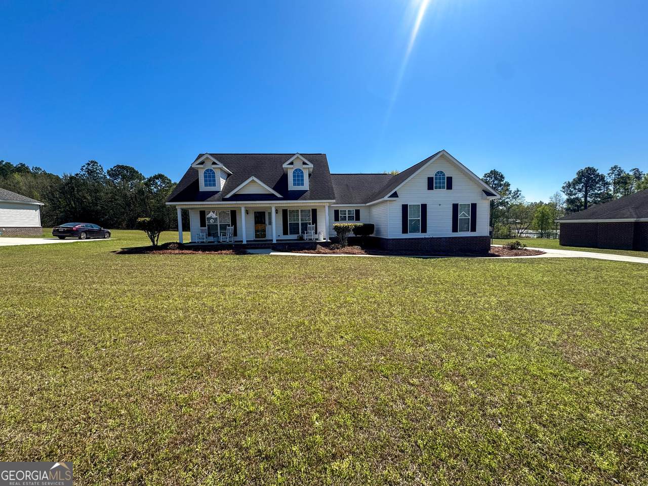 615 Waverly Lane - Photo 1