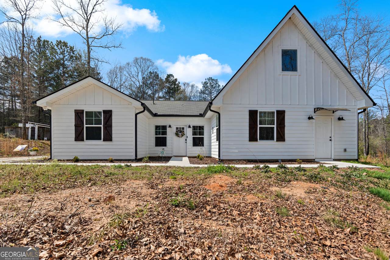 582 Grantville Road - Photo 1