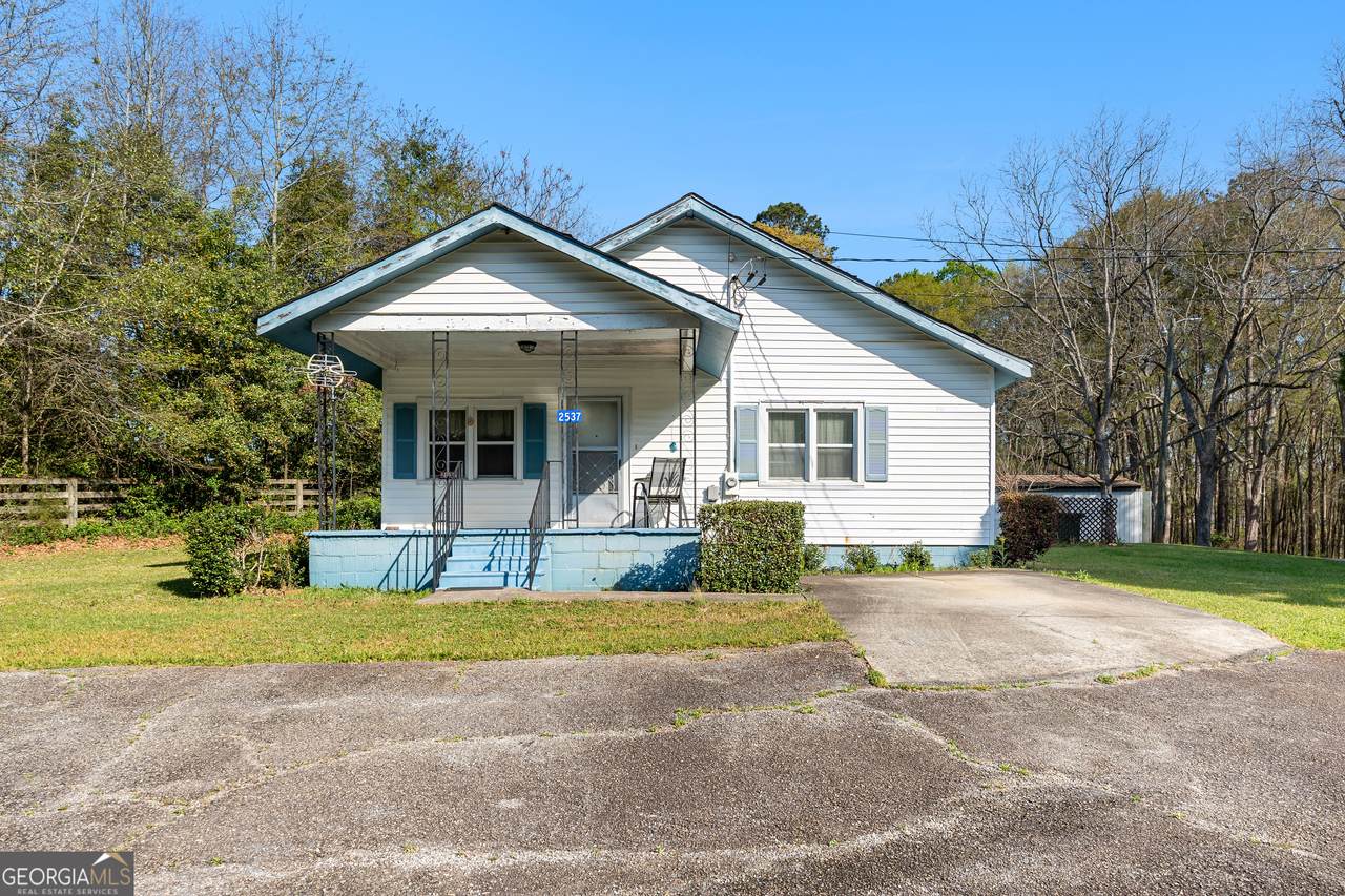 2537 Barnesville Highway - Photo 1