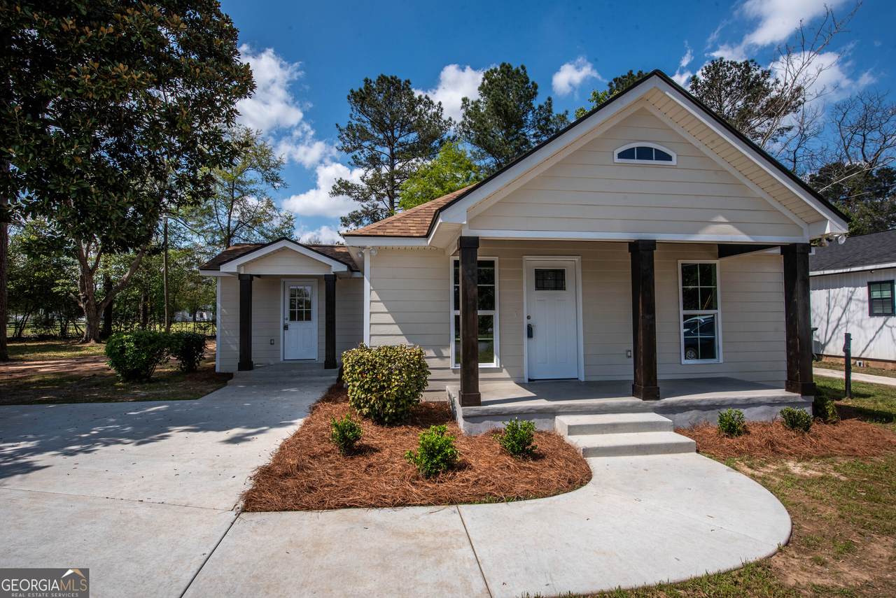 403 Spruce Street - Photo 1