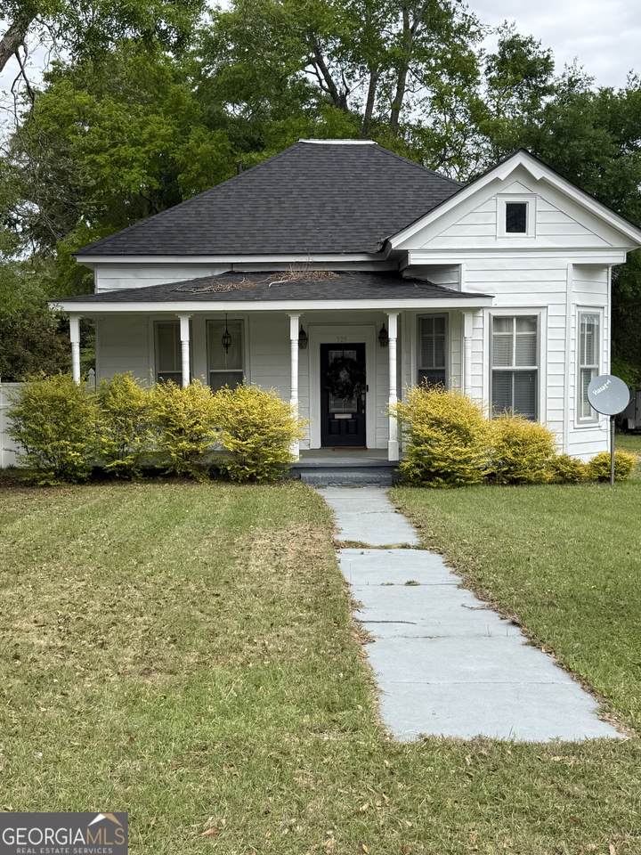 125 Creighton - Photo 1