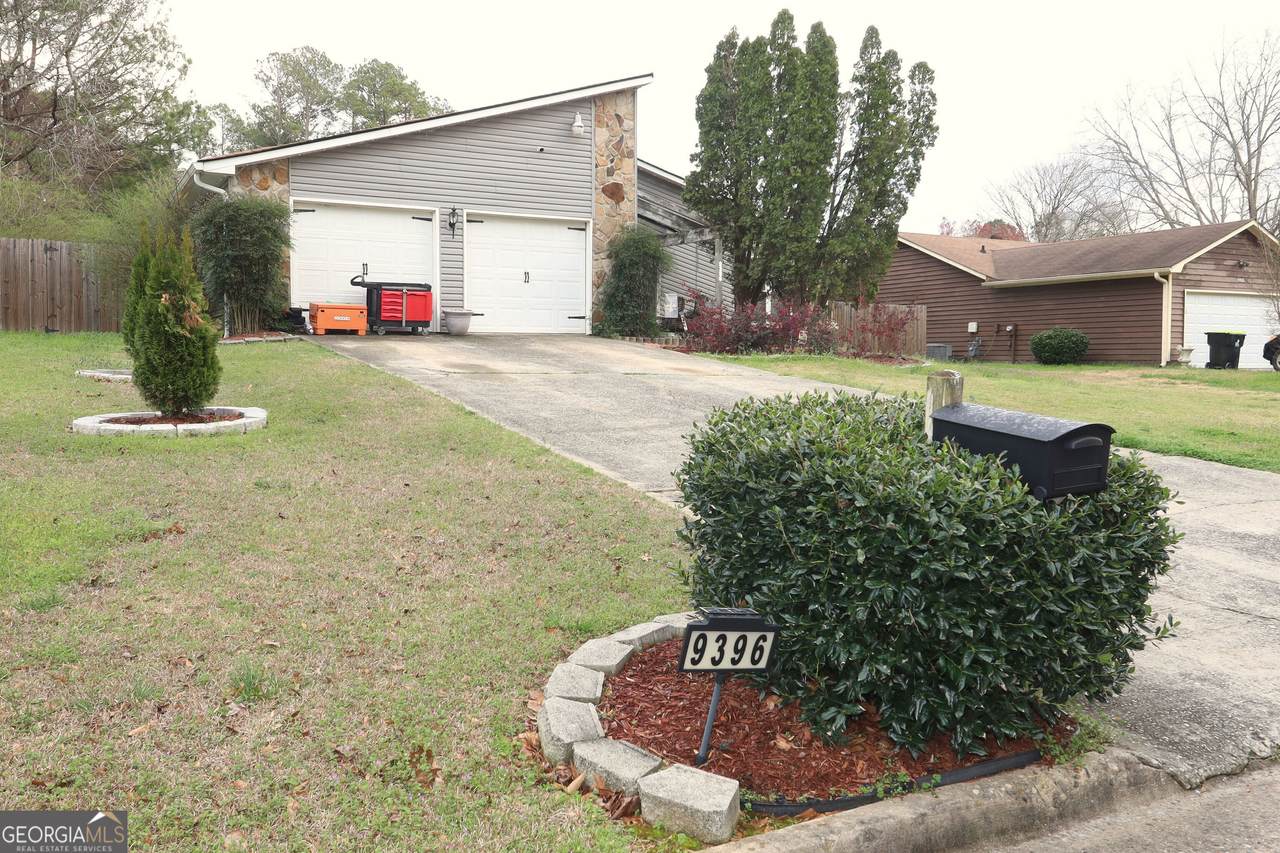 9396 Forest Knoll Drive - Photo 1