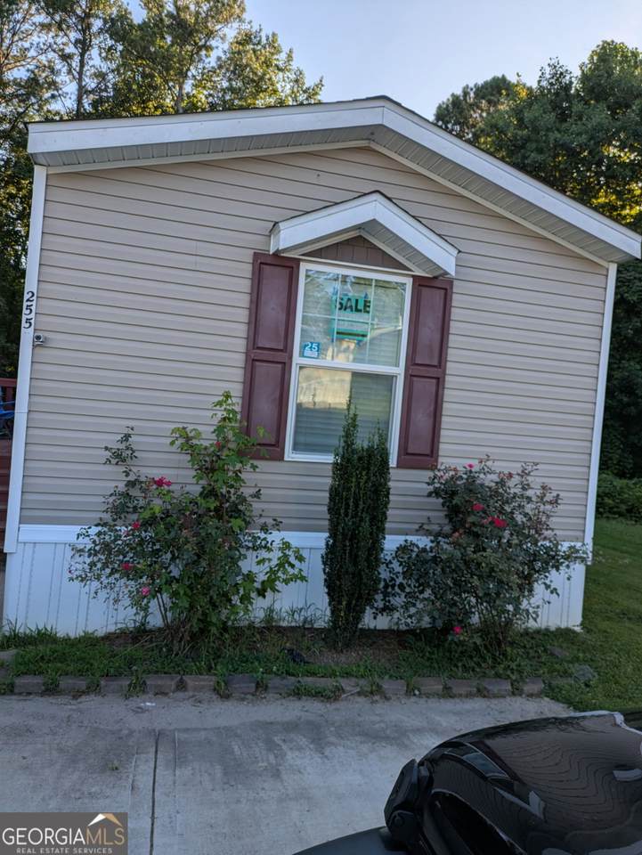 255 Greenview Circle - Photo 1