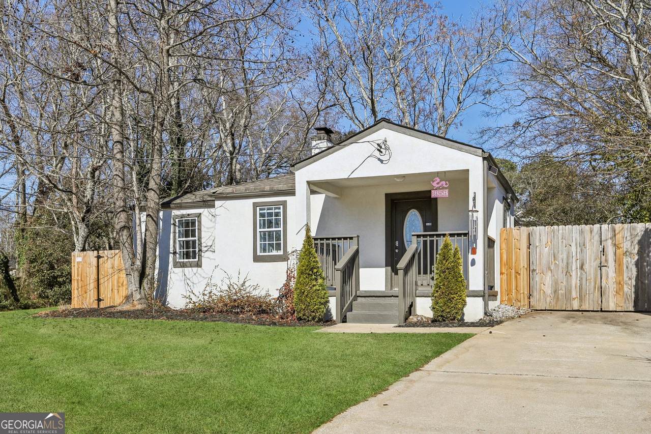 1858 Flat Shoals Road - Photo 1
