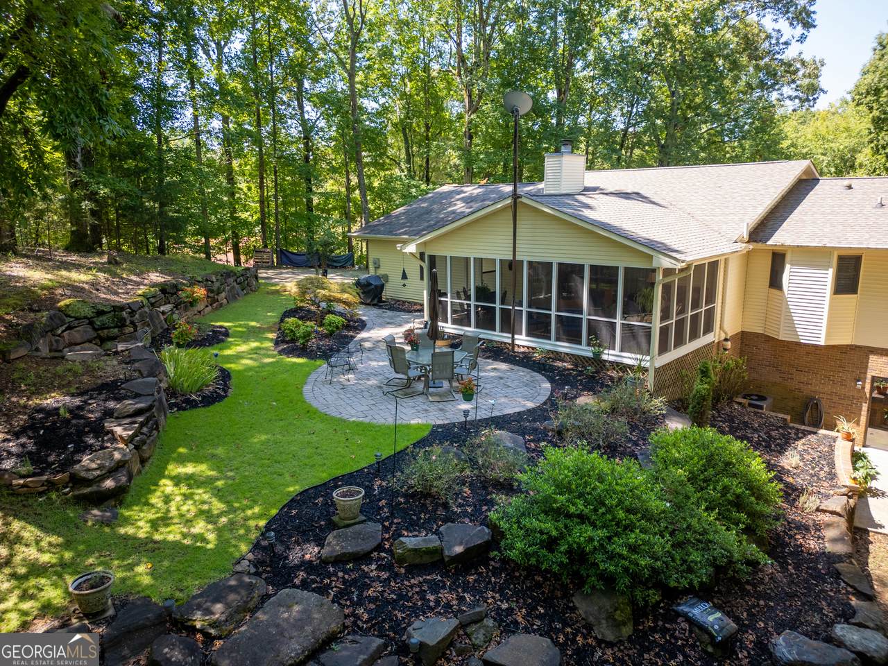 910 Chickasaw Drive - Photo 1