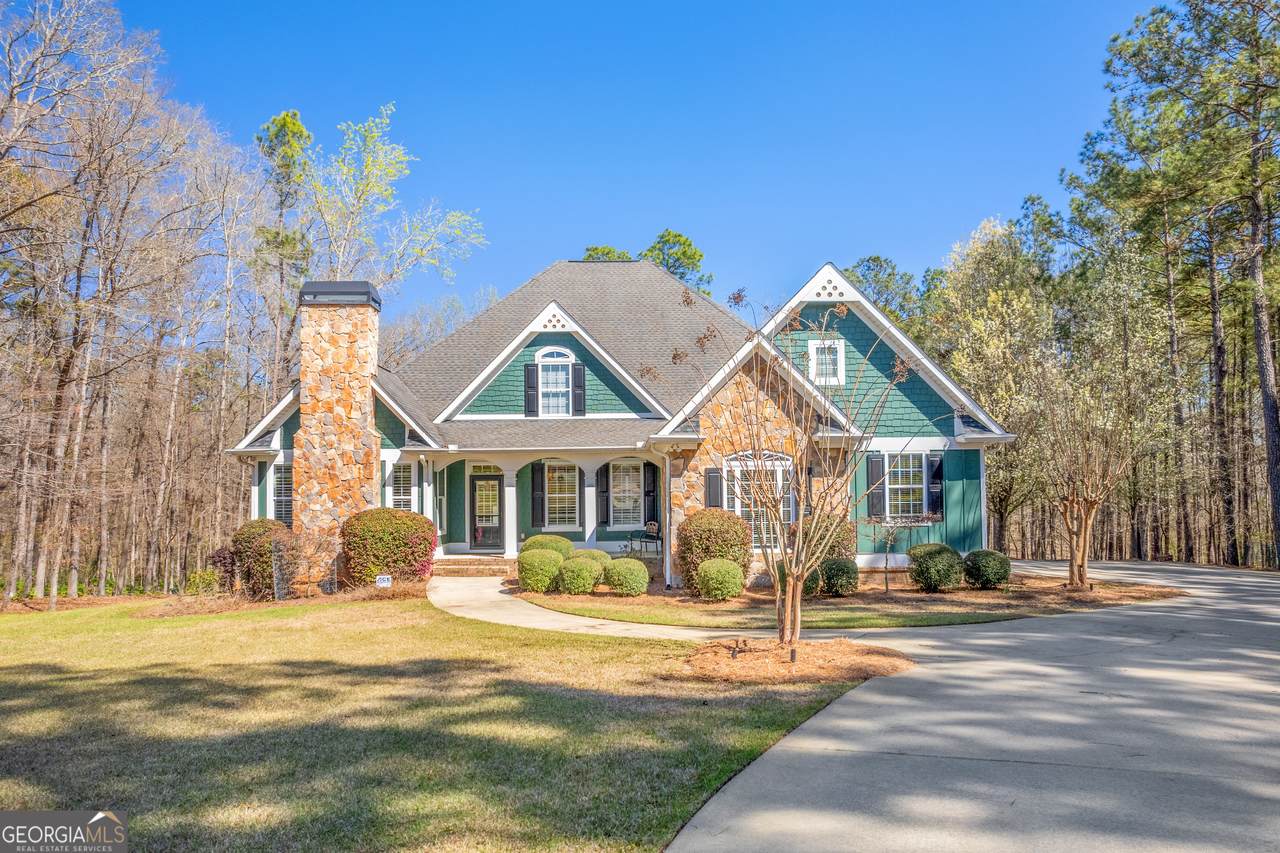 300 Pebble Hollow Drive - Photo 1