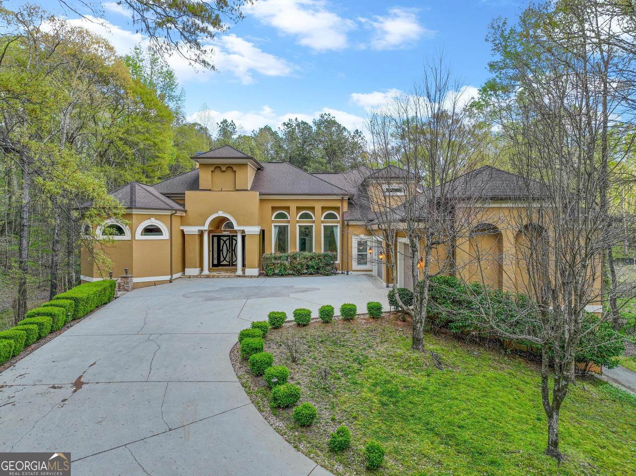 345 Broadmoor Way - Photo 1