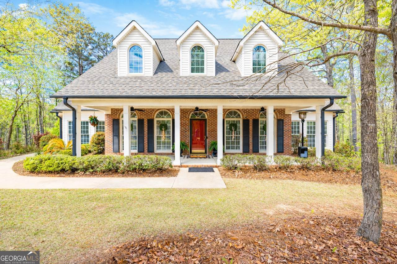 102 Canterbury Drive - Photo 1