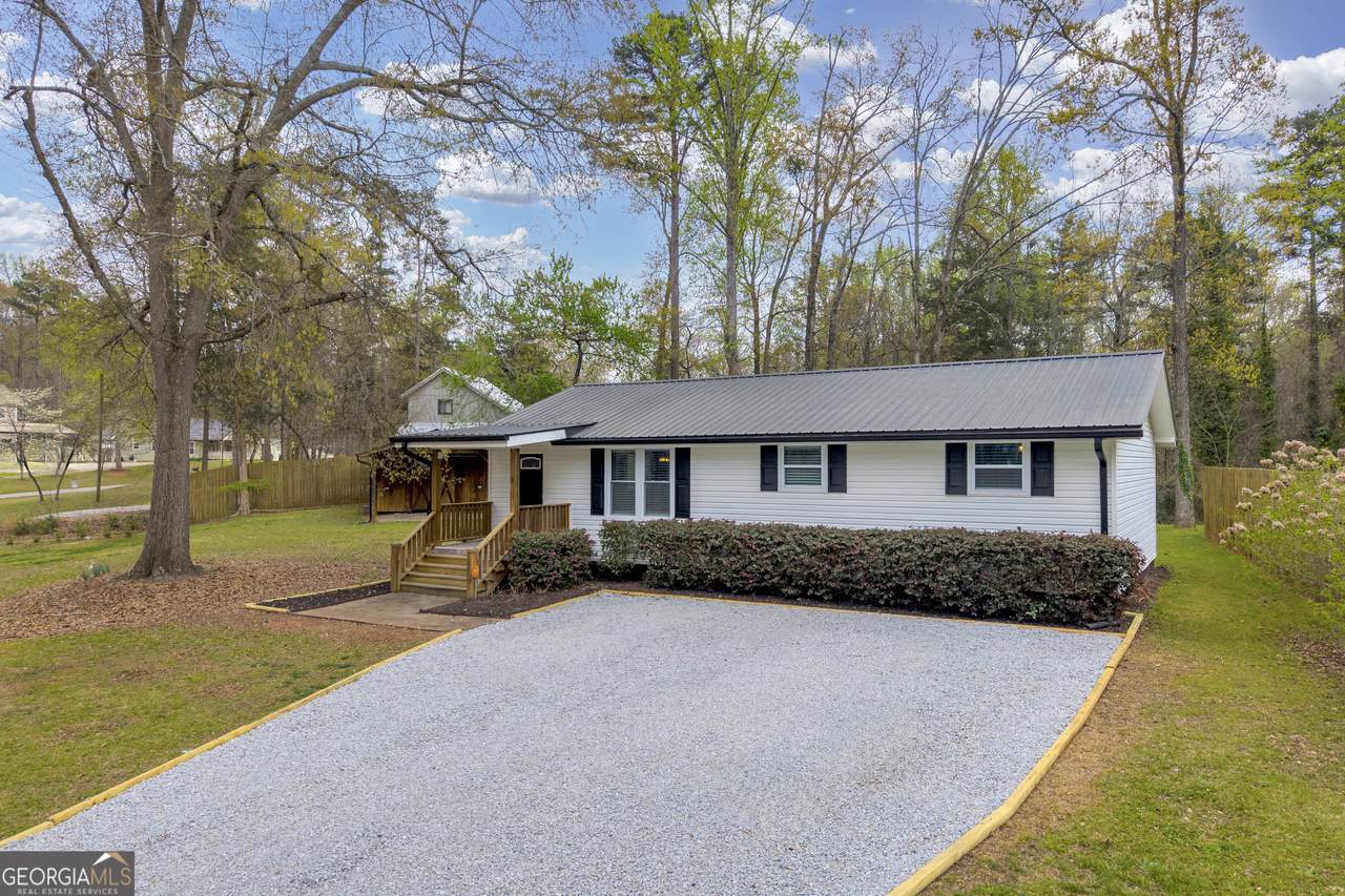 455 Lake View Drive - Photo 1