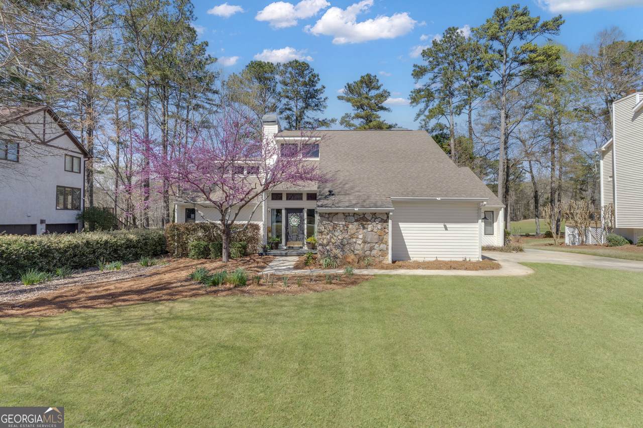 111 Greensway - Photo 1