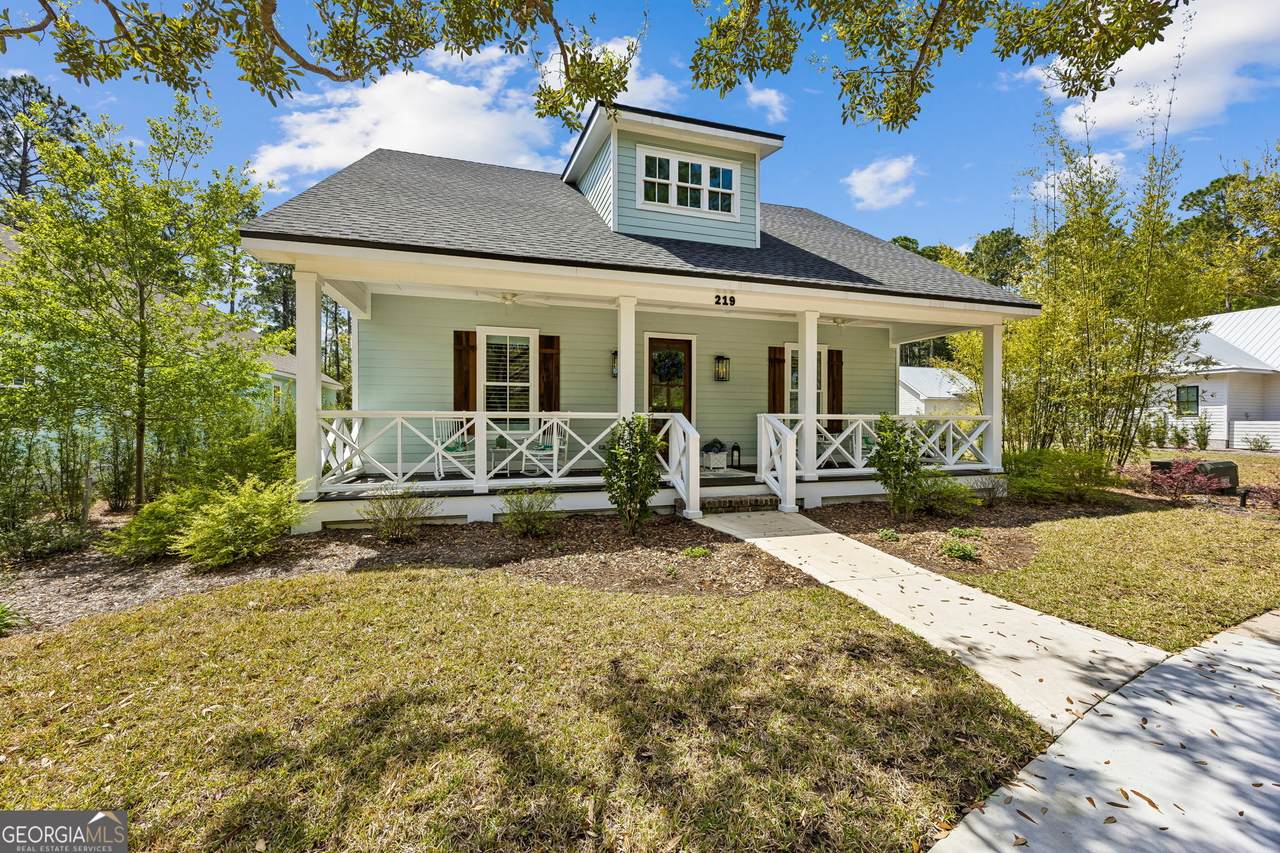 219 Placid Road - Photo 1