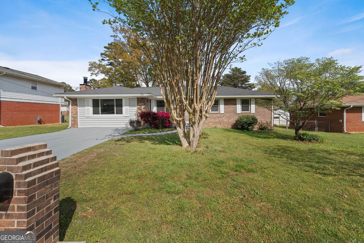 6070 Danbury Court - Photo 1
