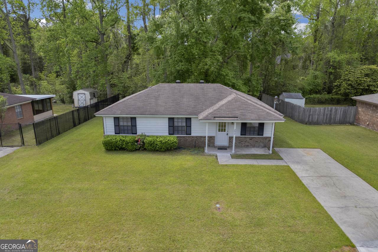 202 Sequoia Circle - Photo 1