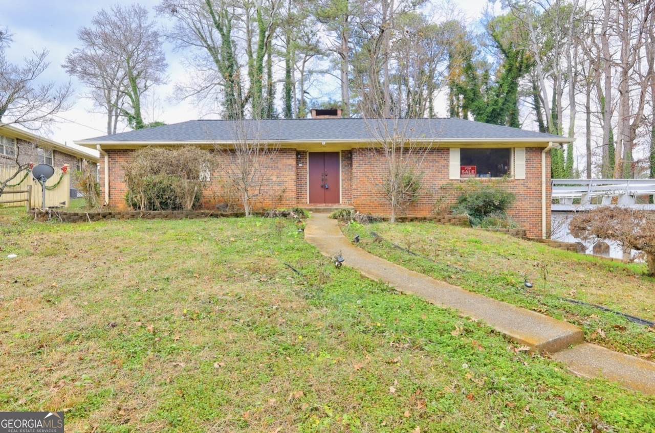 562 Dickens Road - Photo 1