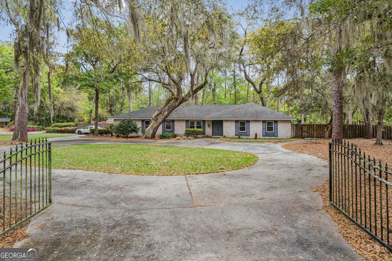 174 Saint Clair Drive - Photo 1