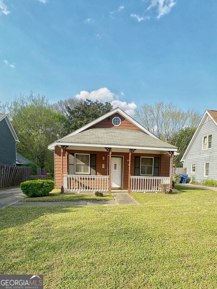 894 United Avenue - Photo 1