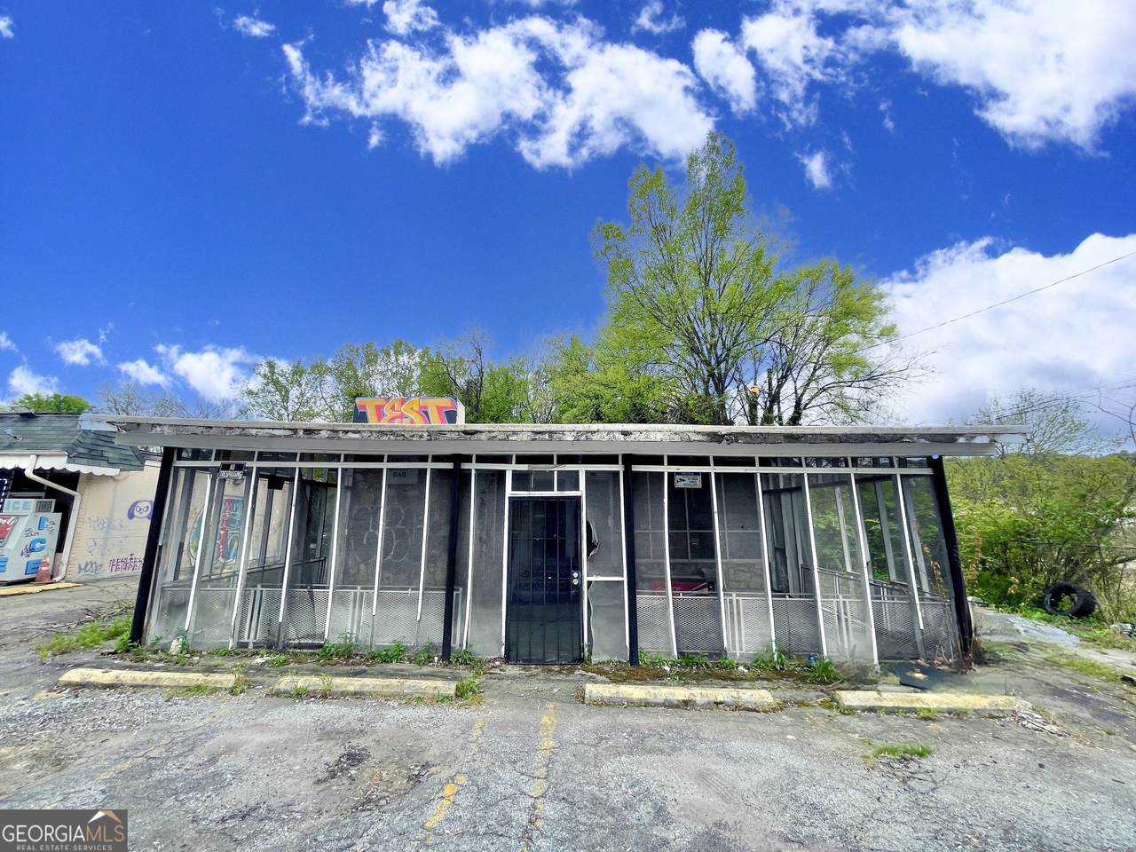 1615 Memorial Drive - Photo 1