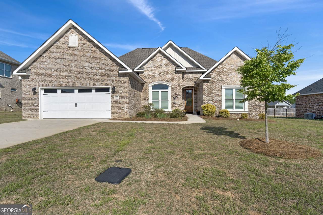 611 Jeffery Thomas Drive - Photo 1