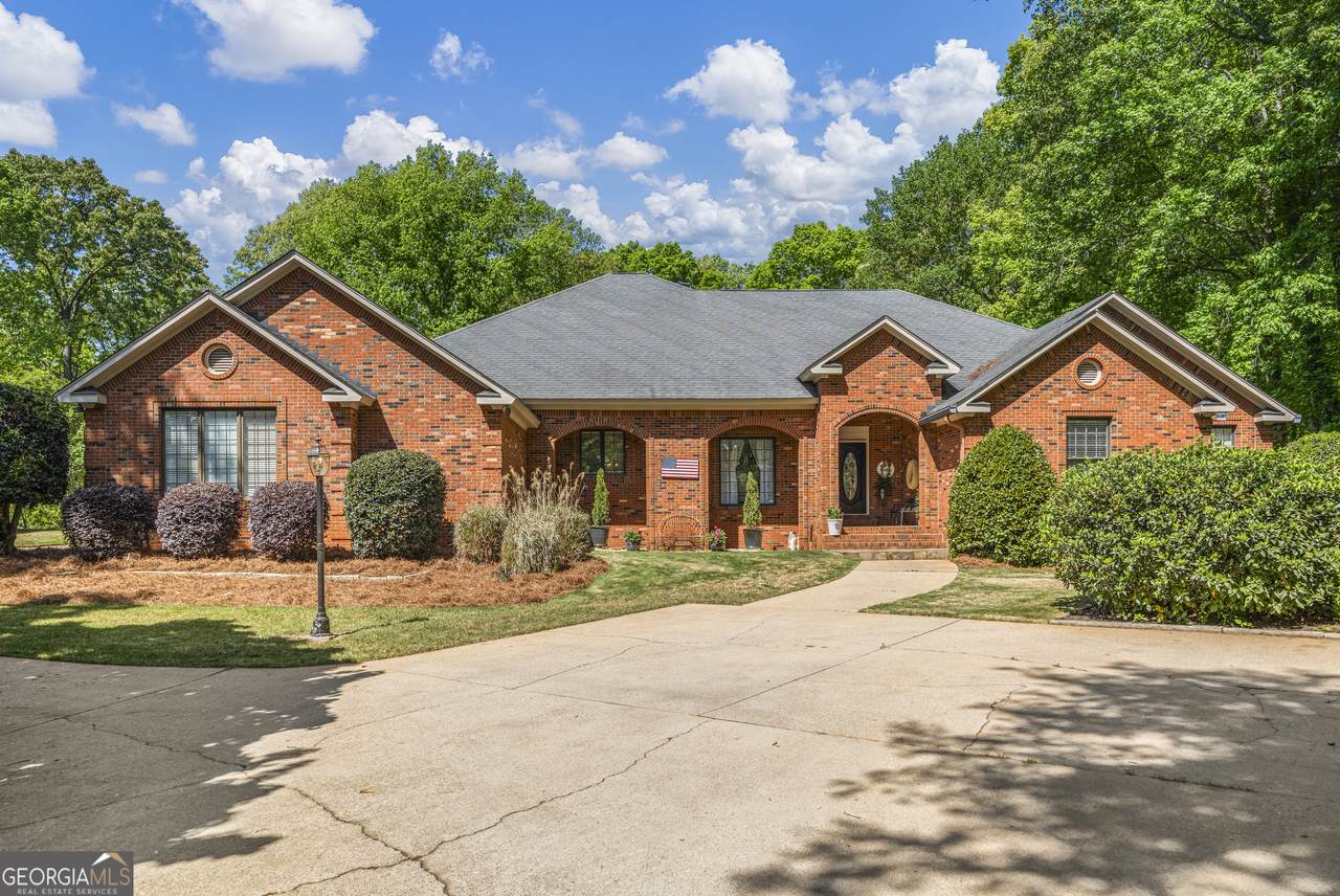 1017 Riverside Drive - Photo 1