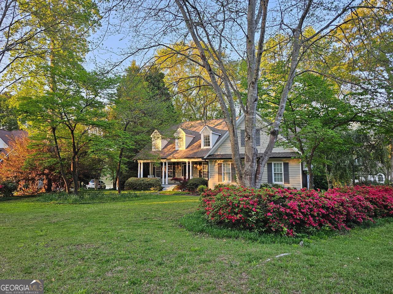187 Shoreline Circle - Photo 1