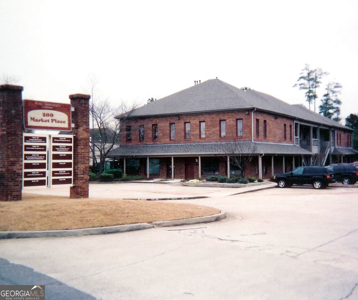 200 Market Place - Photo 1