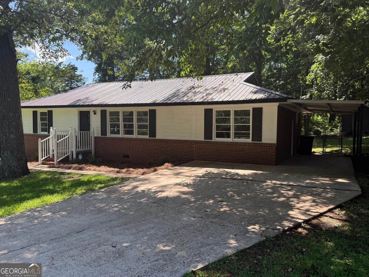 105 Dogwood Drive - Photo 1