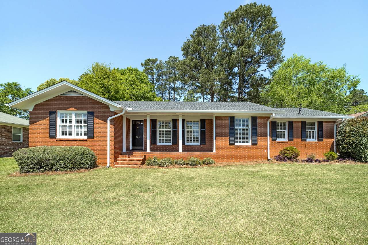 304 Burke Circle - Photo 1