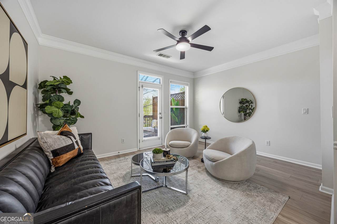 823 Commonwealth Avenue - Photo 1