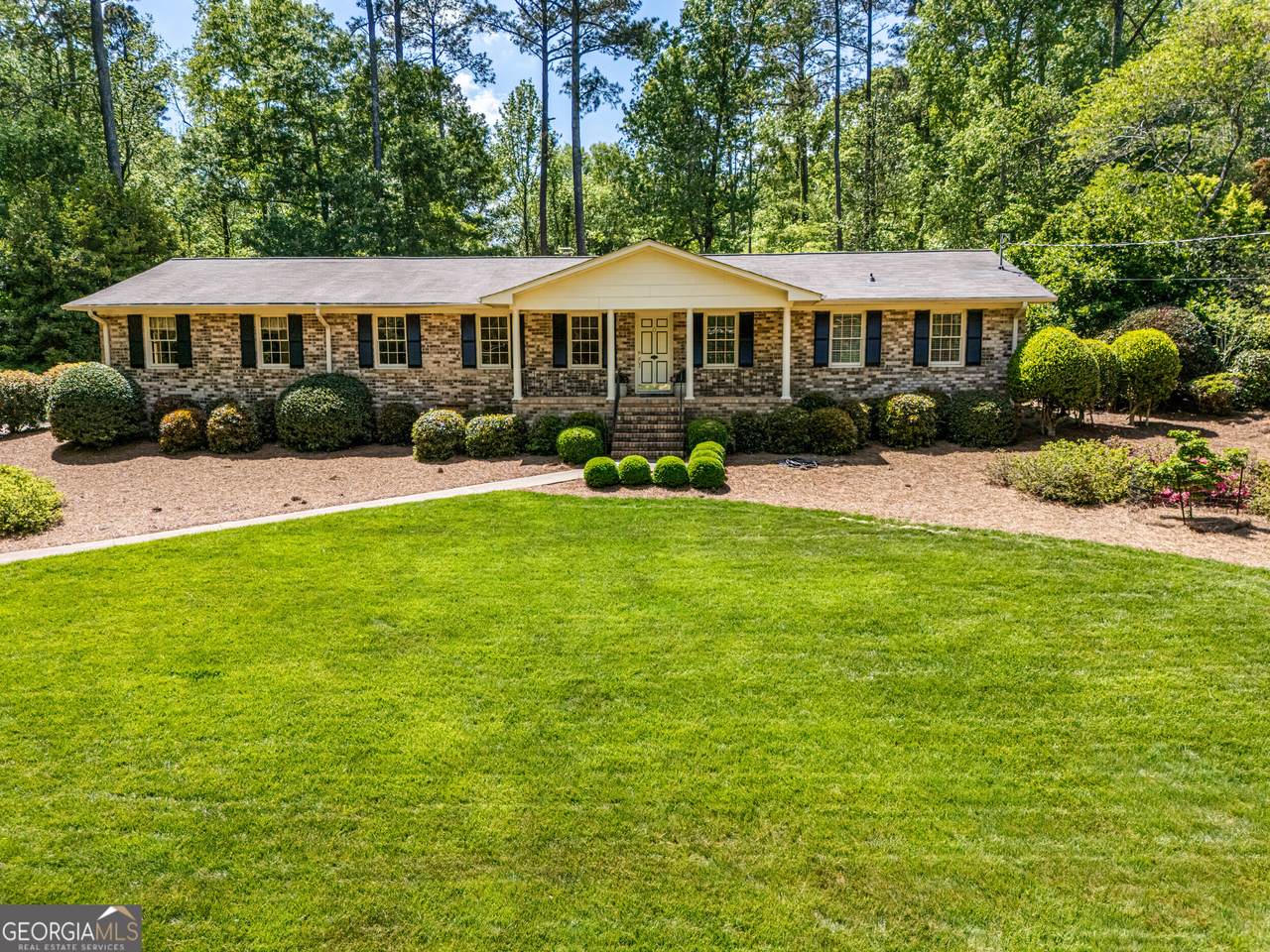 729 Kings Road - Photo 1