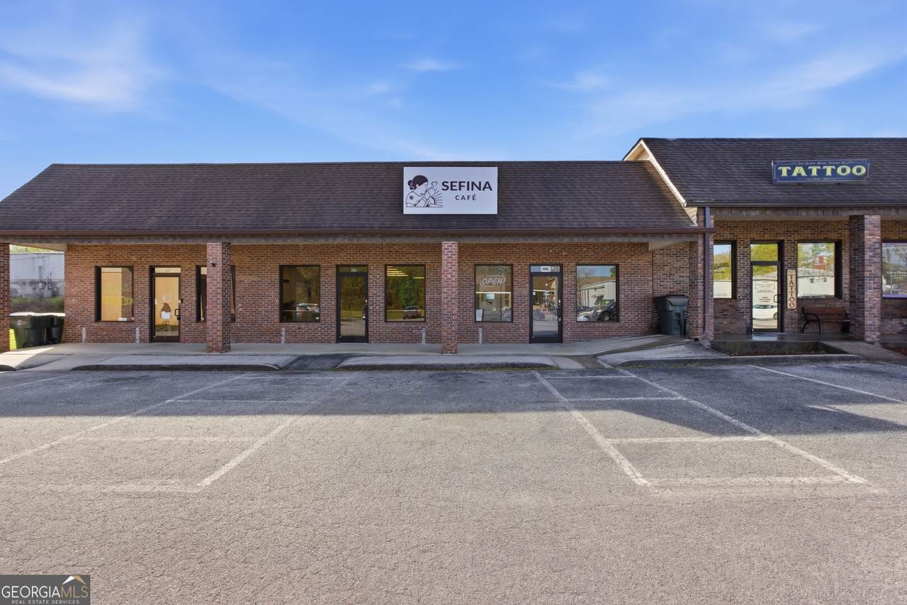 124 Clarkesville Plaza - Photo 1