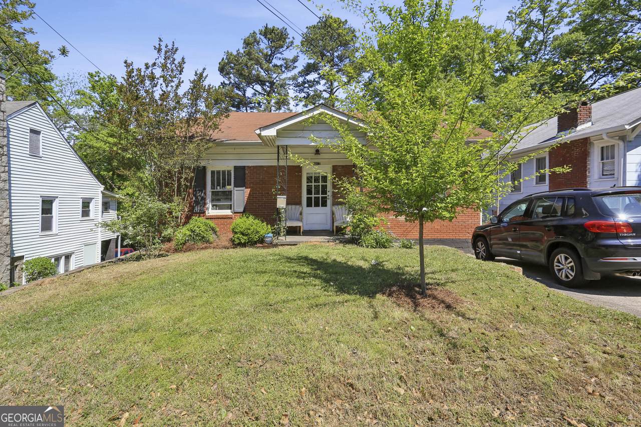 1412 Memorial Drive - Photo 1
