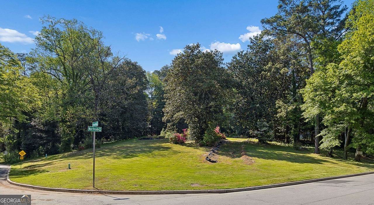 549 Broadland Road - Photo 1