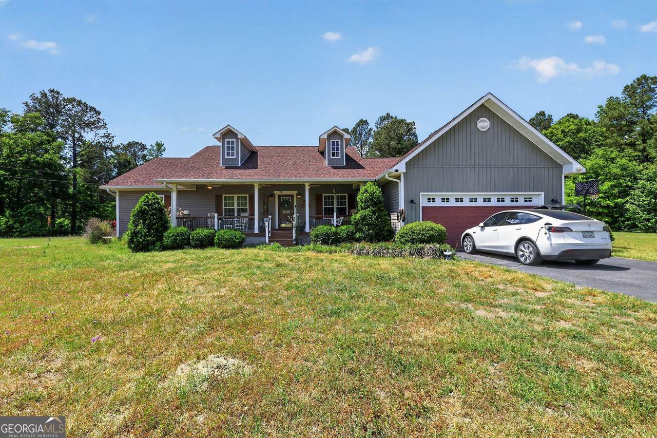 645 King Road - Photo 1