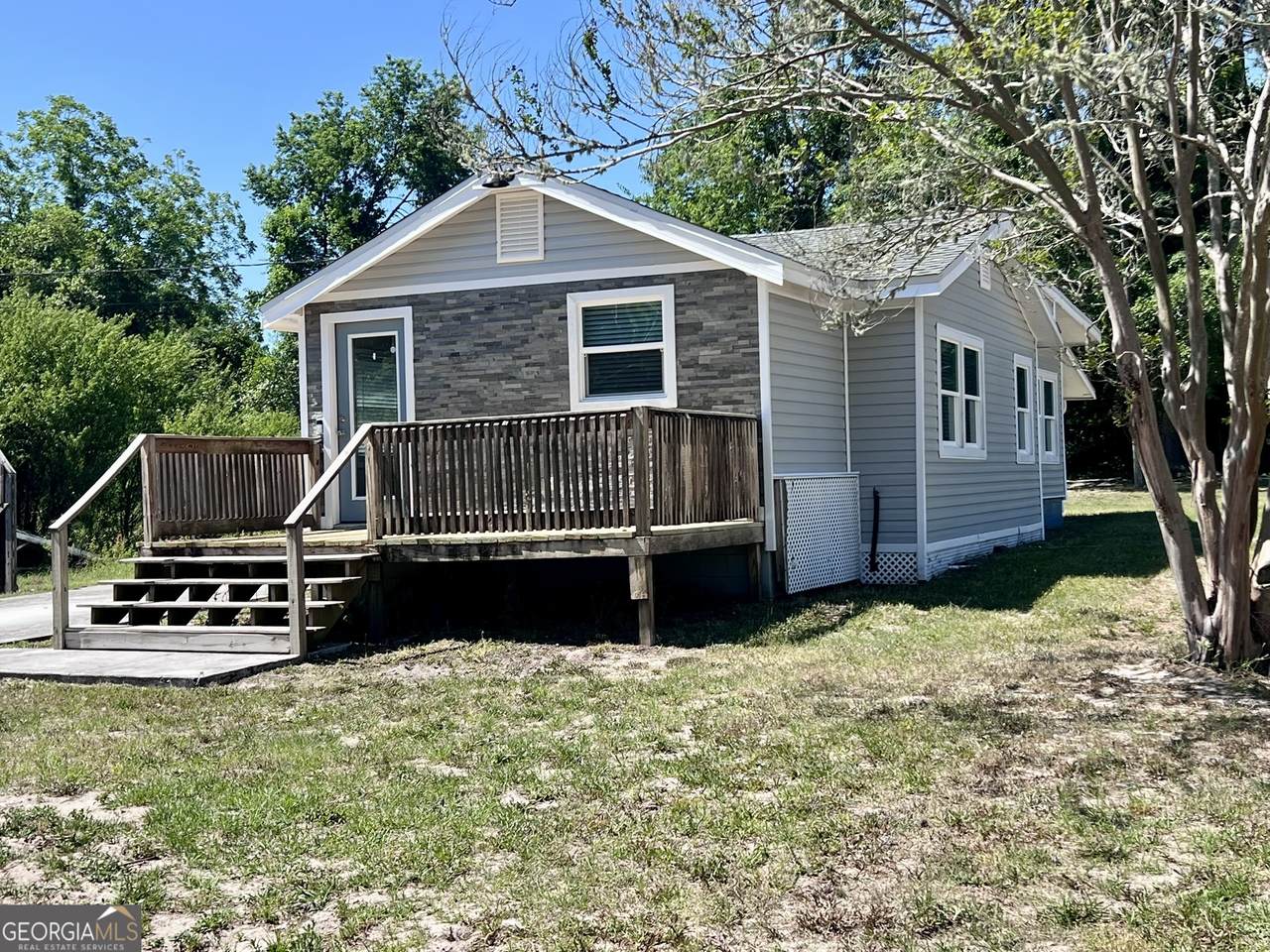 145 Sycamore Street - Photo 1