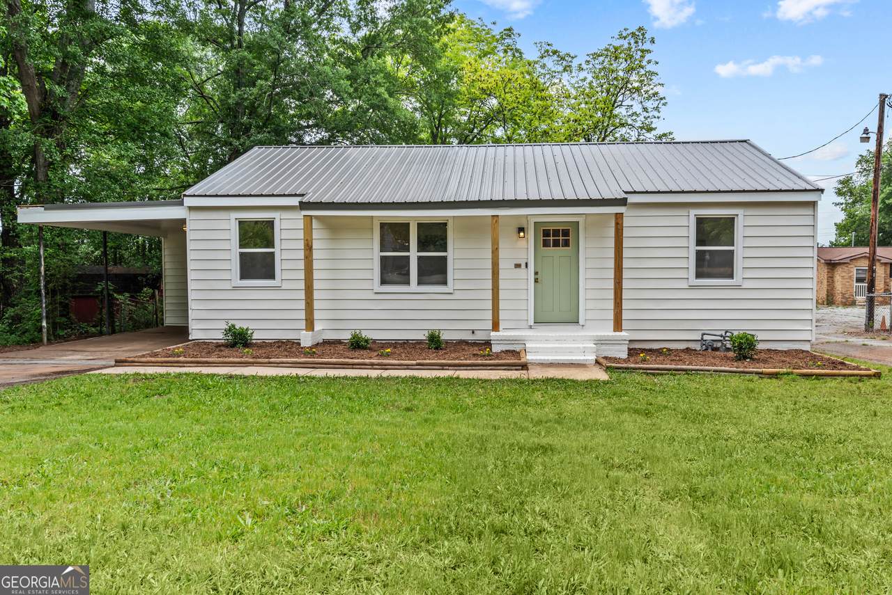 492 Clover Street - Photo 1