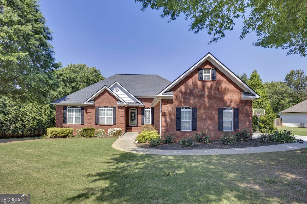 135 Rose Creek Drive - Photo 1