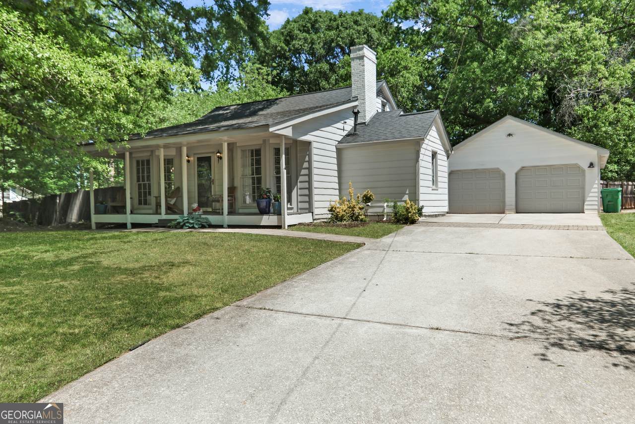 1661 Hudson Road - Photo 1