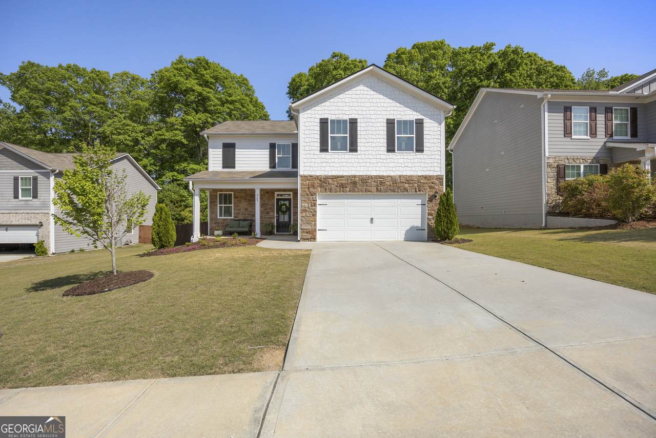 569 Starbuck Parkway - Photo 1