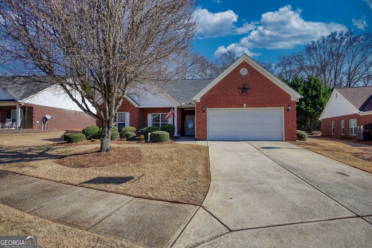 339 Crossroads Drive - Photo 1