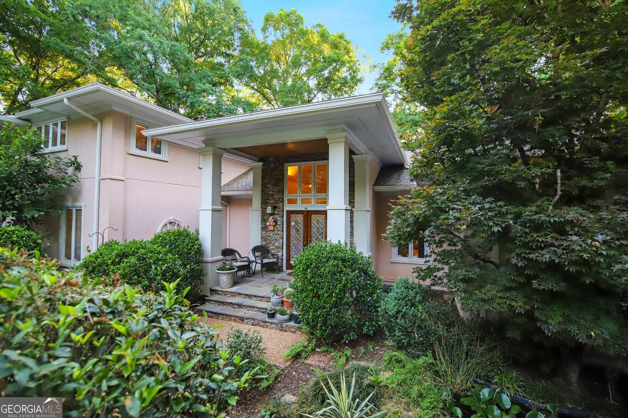103 Canterbury Court - Photo 1