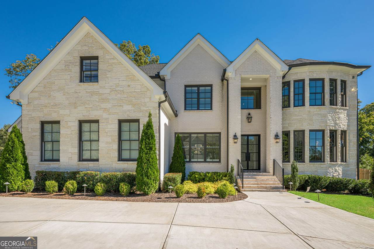 730 Summit Terrace - Photo 1